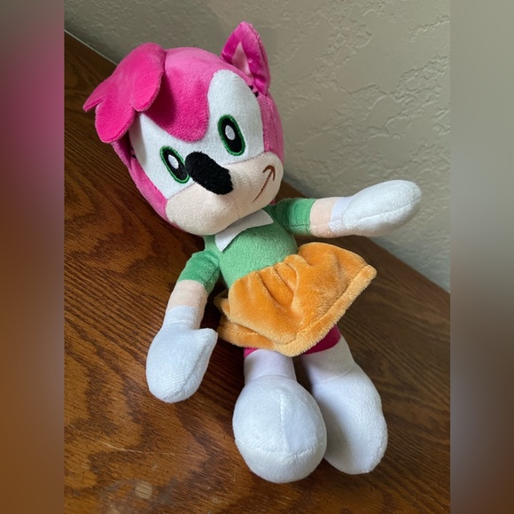 Classic Sonic the Hedgehog Amy 8" Plush HEDGEHOG TOY - Picture 3 of 4